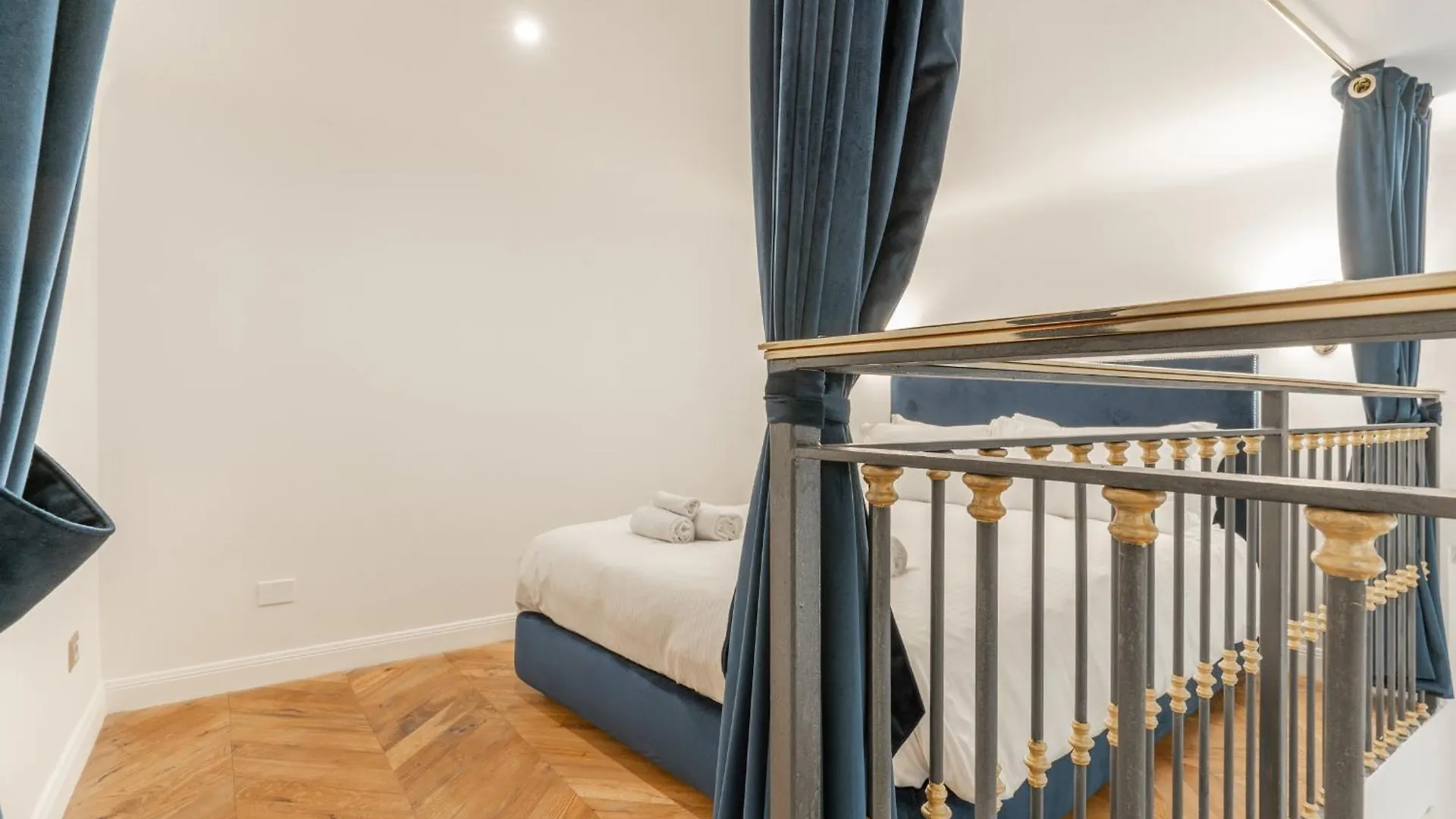 Duomo Smart Suites Mediolan 0*,