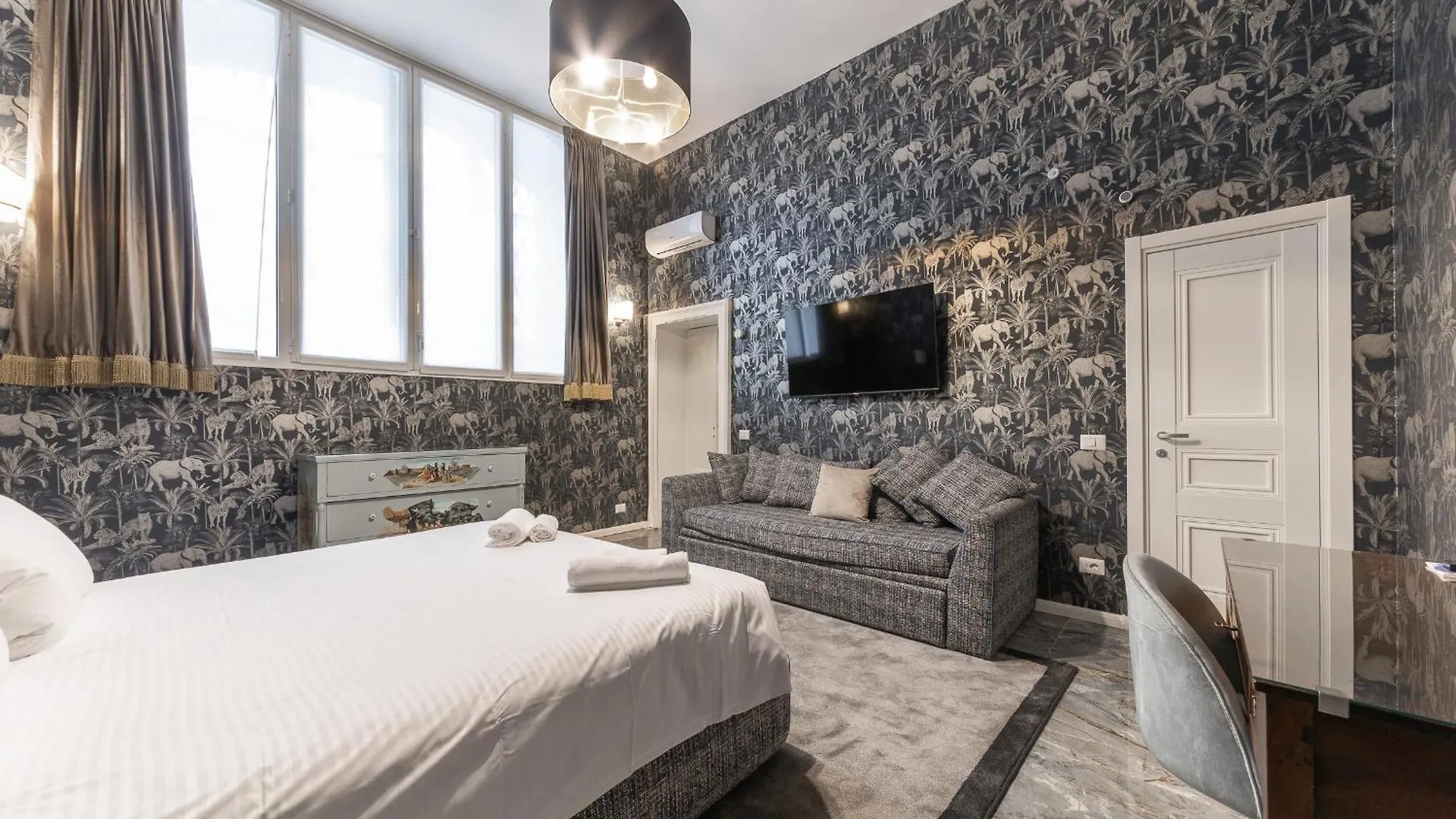 Duomo Smart Suites Mediolan 0*,  Włochy